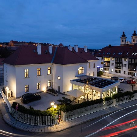 1552 Boutique Hotel Эгер Экстерьер фото
