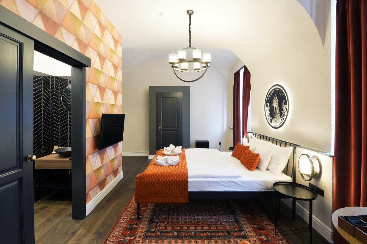 1552 Boutique Hotel Эгер Экстерьер фото